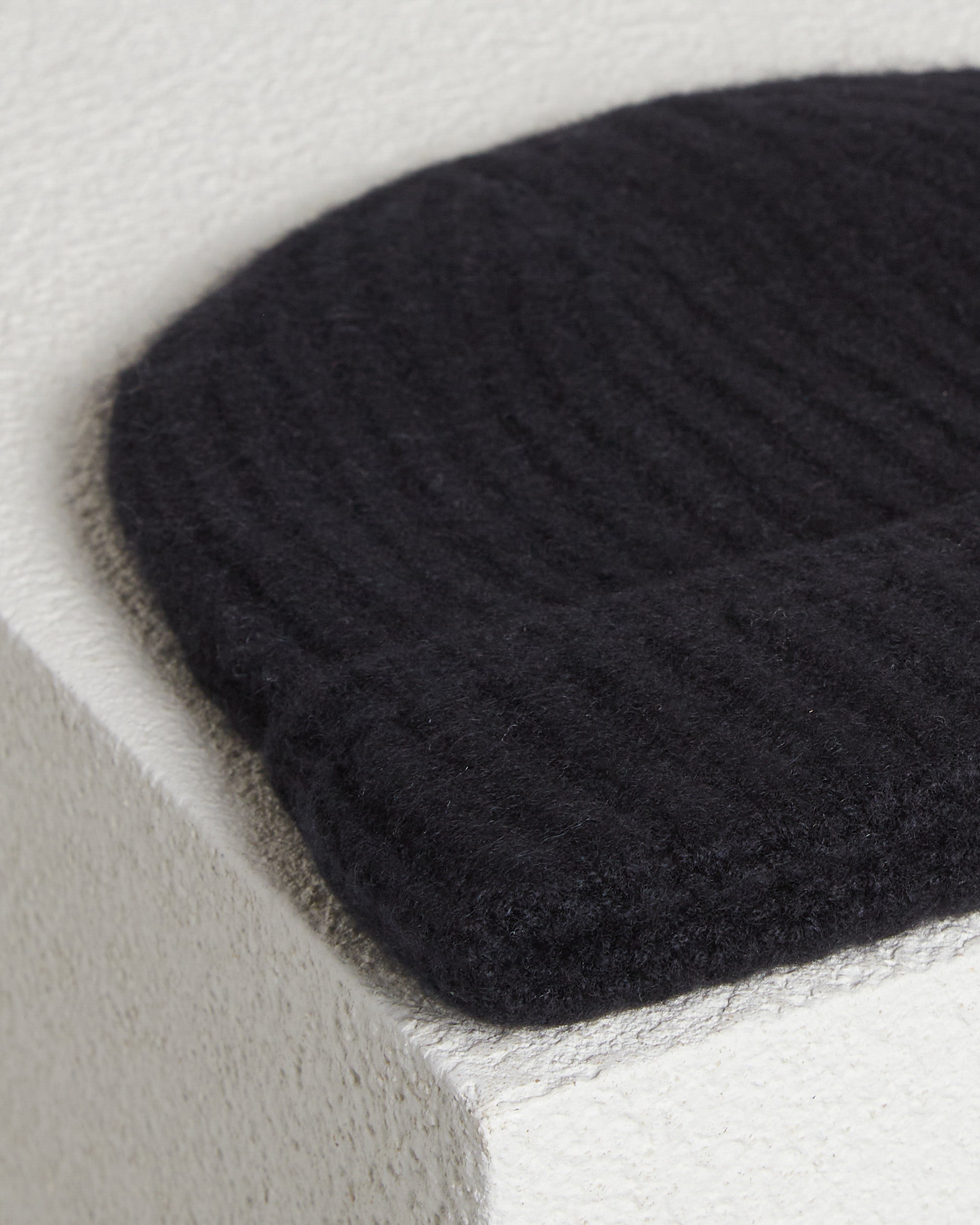 Black knitted cap in Kid Cashmere