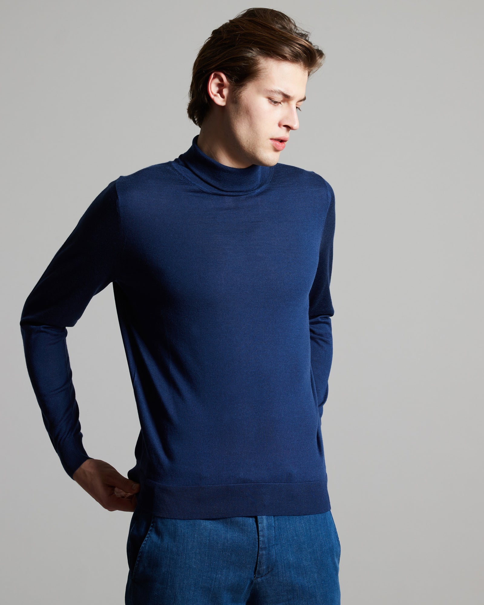 Blue cashmere and silk men's turtleneck sweater