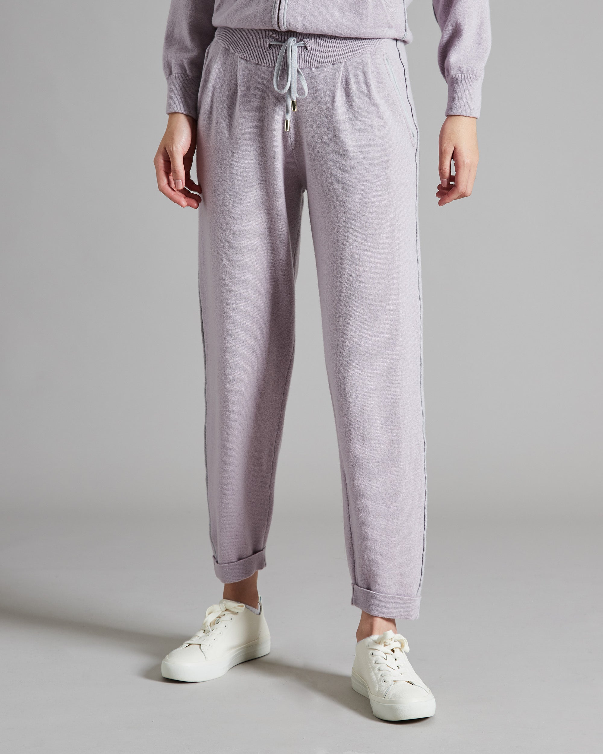Pink Kid Cashmere jogging pants with cashmere and silk profiles