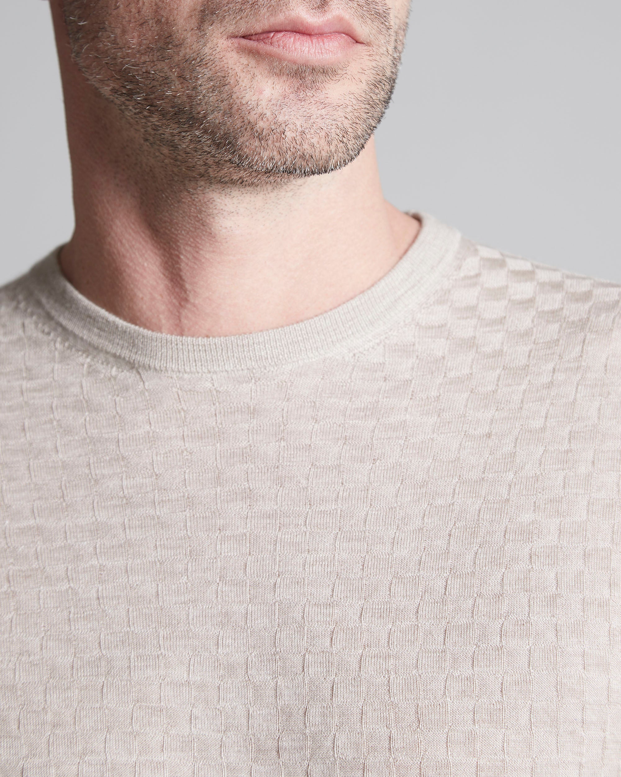 Beige cashmere and silk men's round-neck sweater